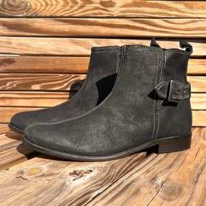 - Red Tape Sz 10 Cyril Black Nubuck Leather Chukka Boots! NEW!